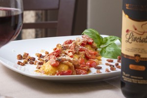 <strong>Cucina<span>la nostra è differente</span></strong><i>→</i>