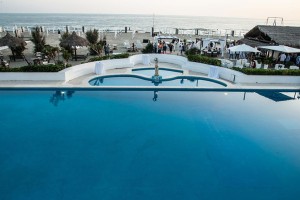 <strong>ospitalità<span>di alto livello</span></strong><i>→</i>